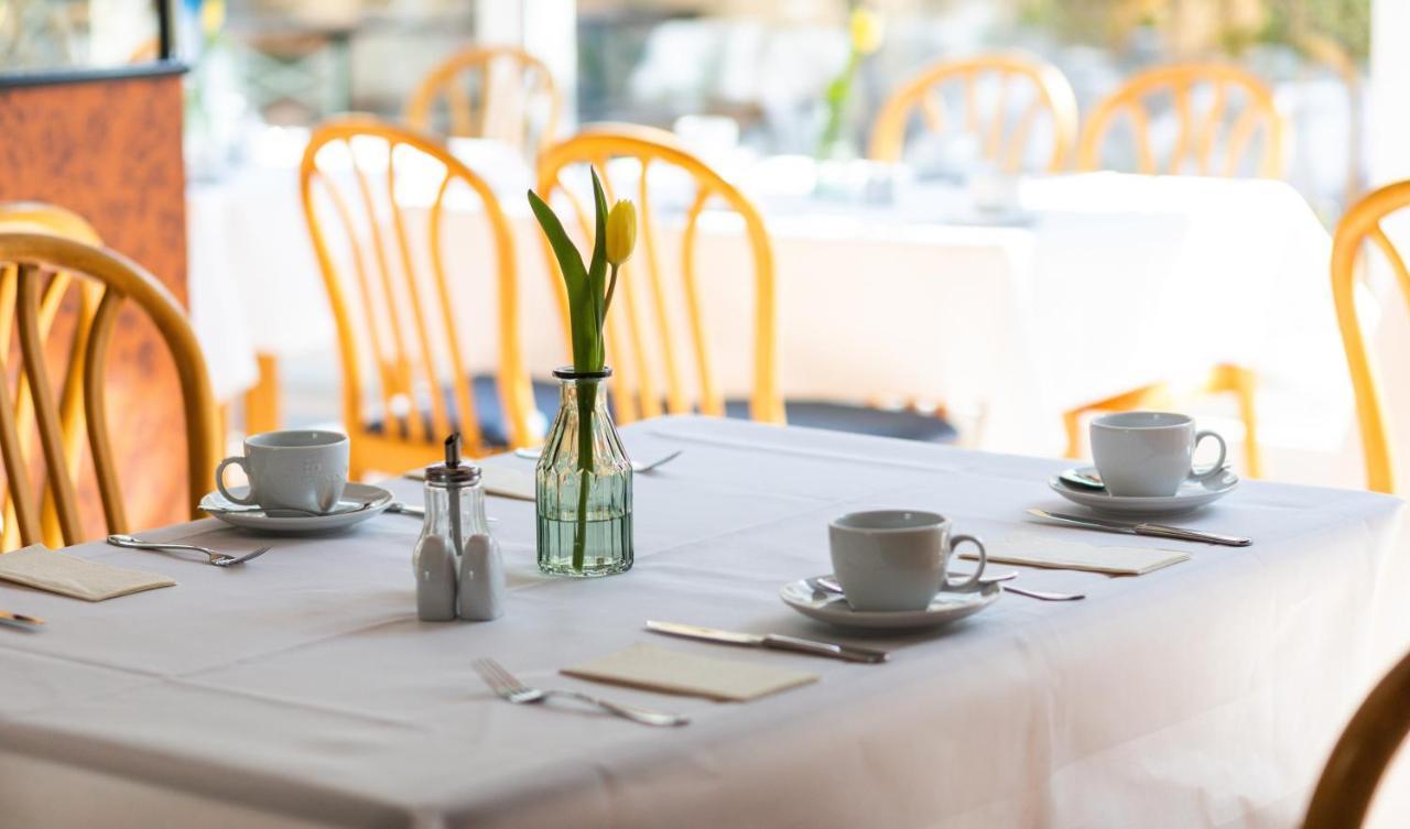 Hotel-Gasthaus "Krone" Boetzingen エクステリア 写真