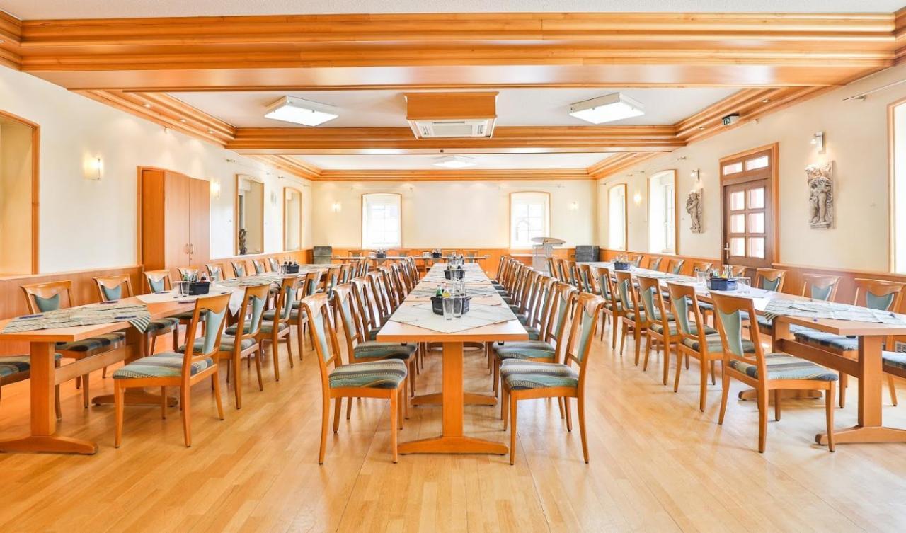 Hotel-Gasthaus "Krone" Boetzingen エクステリア 写真