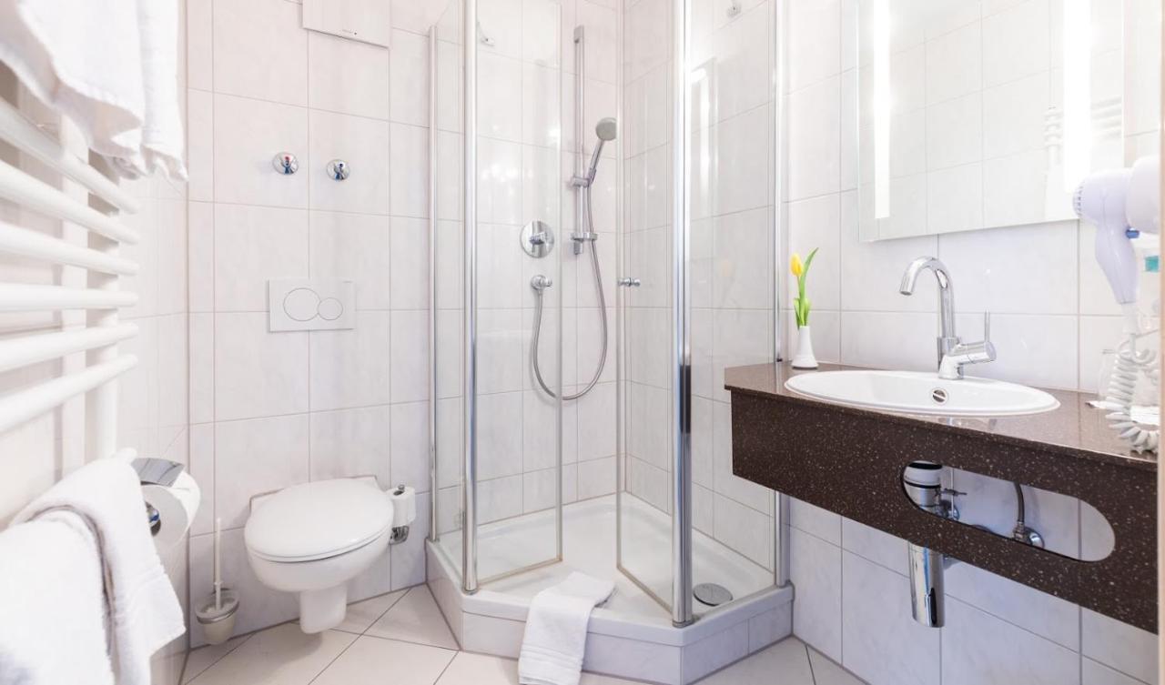 Hotel-Gasthaus "Krone" Boetzingen エクステリア 写真